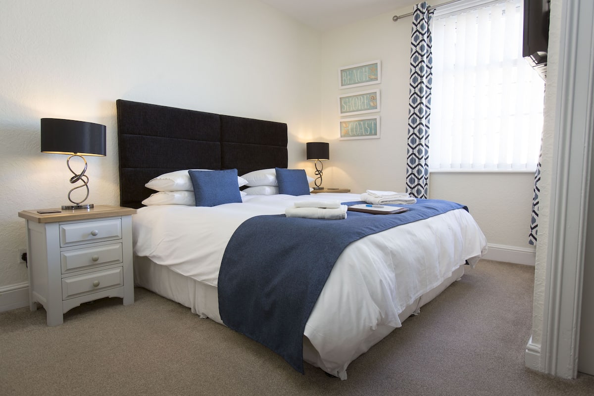 Chambre Double ou avec lits jumeaux, salle de bains attenante ( Room 2) | 1 chambre