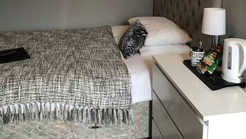 Chambre Simple, salle de bains attenante