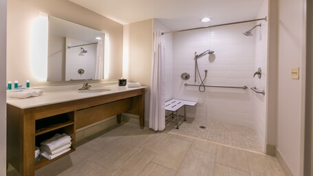 Holiday Inn Express Gatlinburg Downtown, an IHG Hotel - Image 46