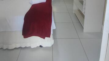 Apartment | 1 bedroom, individually decorated, individually furnished, desk