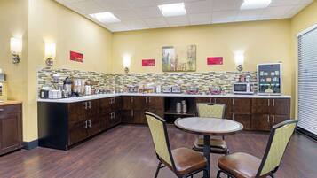 Free daily continental breakfast