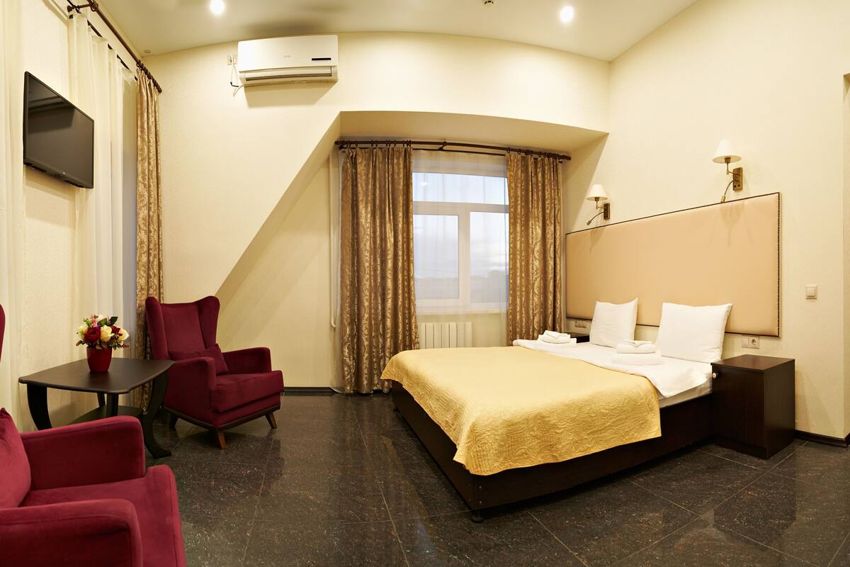 Quarto família | Roupas de cama antialérgicas, cofres nos quartos, escrivaninha