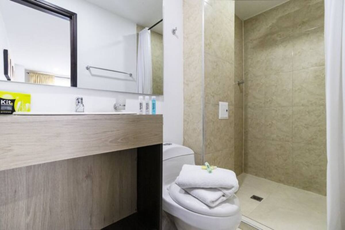 shower, free toiletries, towels, soap