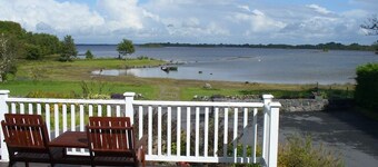 The Waterfront House Country Home