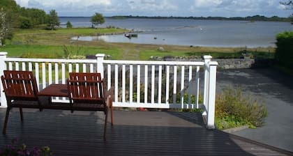 The Waterfront House Country Home