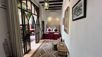 Coffres-forts dans les chambres, bureau, chambres insonorisées