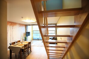 Poseidon (Type 3) | Living area | Flat-screen TV
