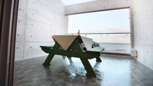 Poseidon (Type 3) | Living area | Flat-screen TV