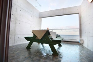 Poseidon (Type 3) | Living area | Flat-screen TV - The Cozy in Jeju (Seogwipo)