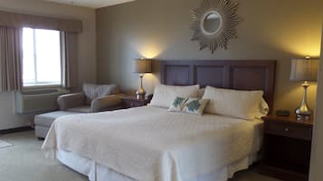 Hypo-allergenic bedding, free WiFi, bed sheets