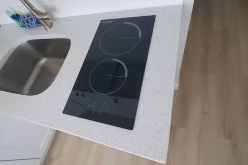Standard-Suite, eigenes Bad | Eigene Küche | Mini-Kühlschrank, Mikrowelle, Wasserkocher mit Kaffee-/Teezubehör