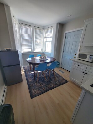 Standard Suite, Private Bathroom | Dining