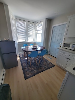 Standard Suite, Private Bathroom | Dining