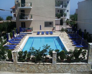 Outdoor pool - Petros Studios (Kefalonia)
