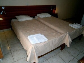 Studio | In-room safe, soundproofing, cots/infant beds, free WiFi - Petros Studios (Kefalonia)