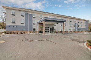 Vista frontal de la propiedad