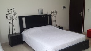In-room safe, desk, rollaway beds, free WiFi - Hotel Suite Continental (Barranquilla)