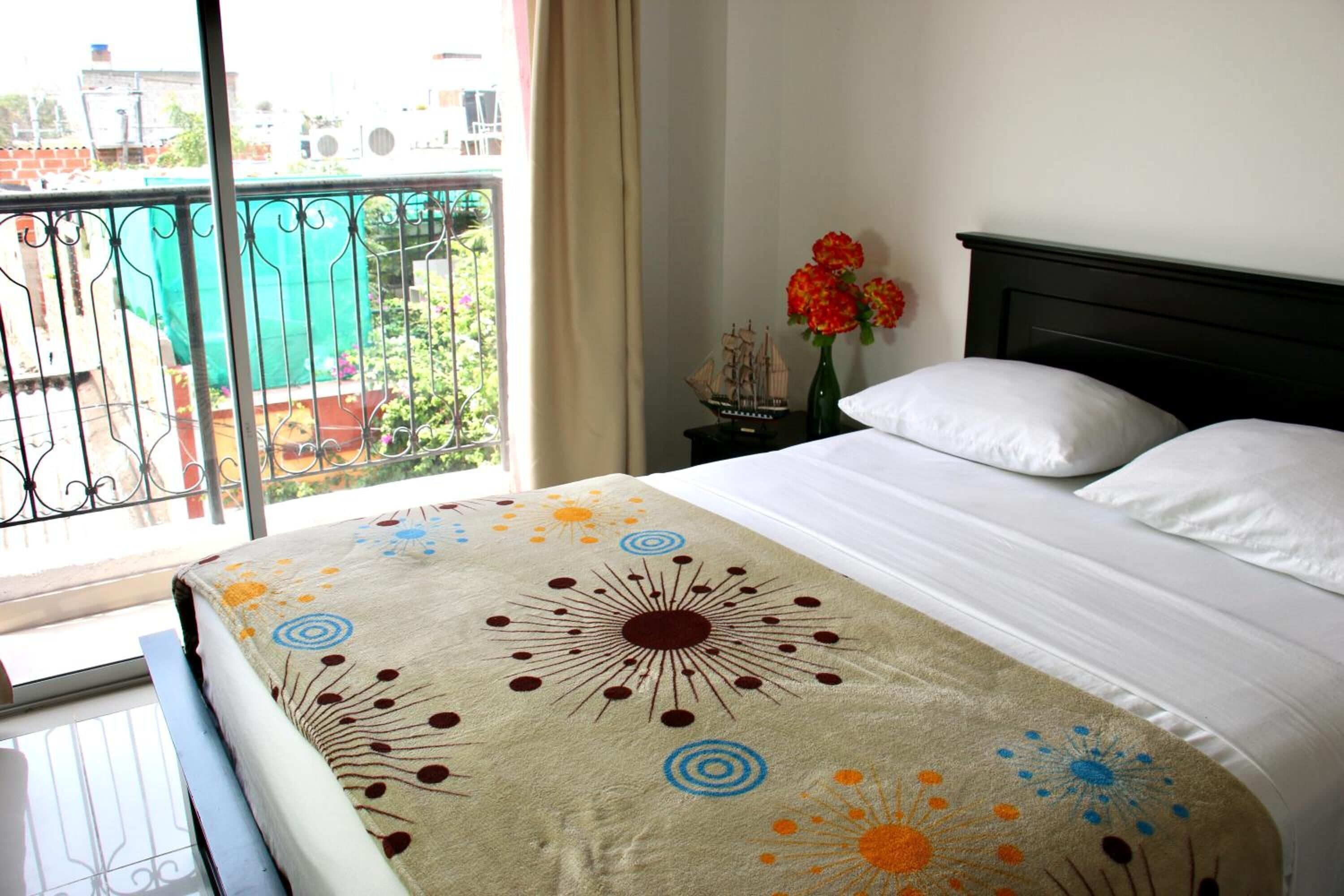 iron/ironing board, free wifi