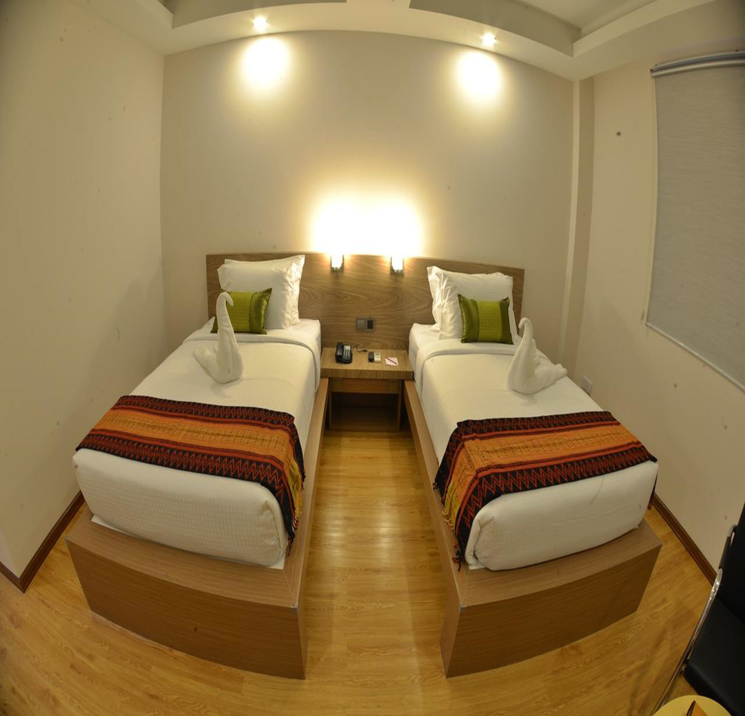 superior room | minibar, in-room safe, desk, rollaway beds