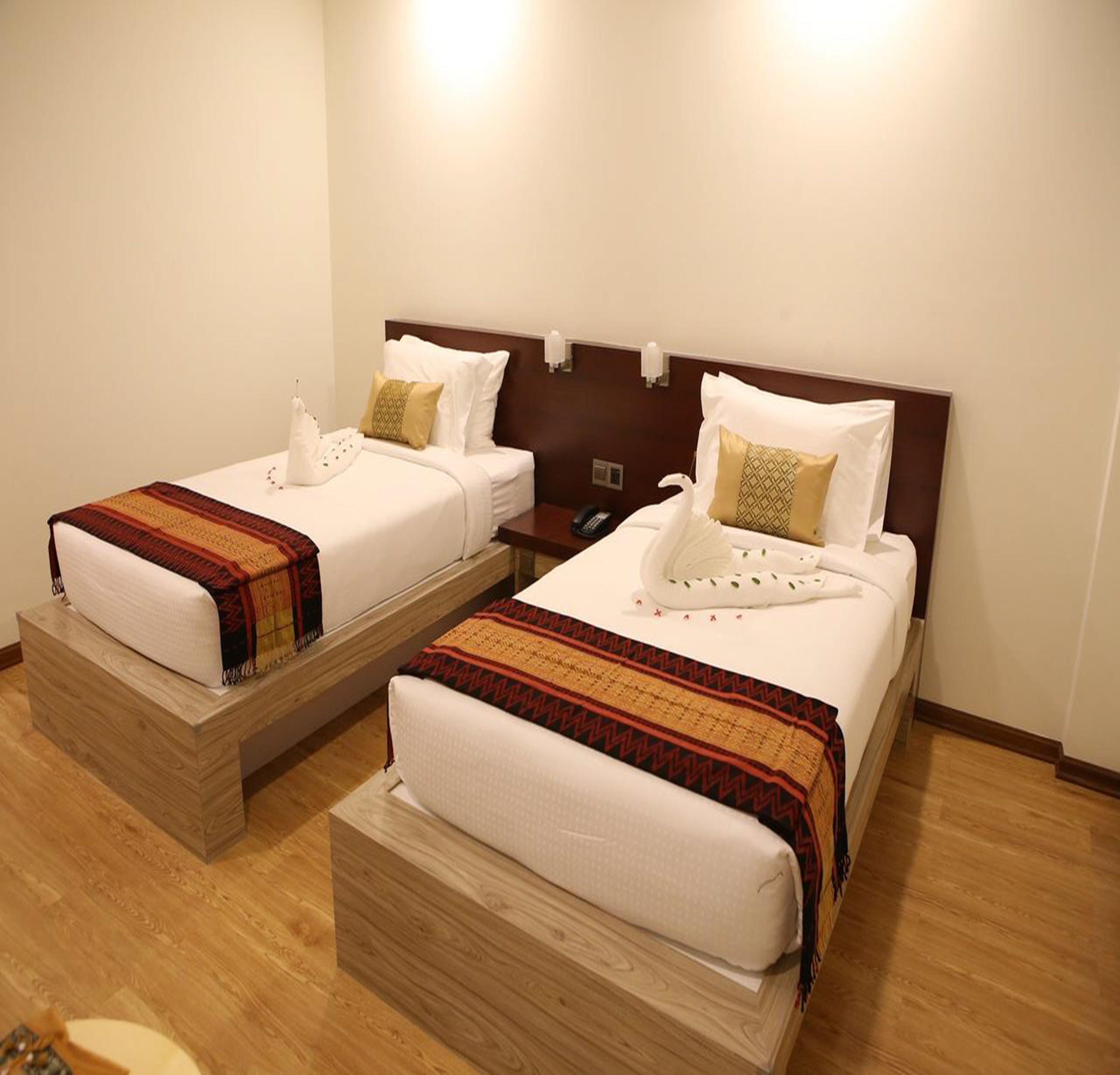 superior room | minibar, in-room safe, desk, rollaway beds