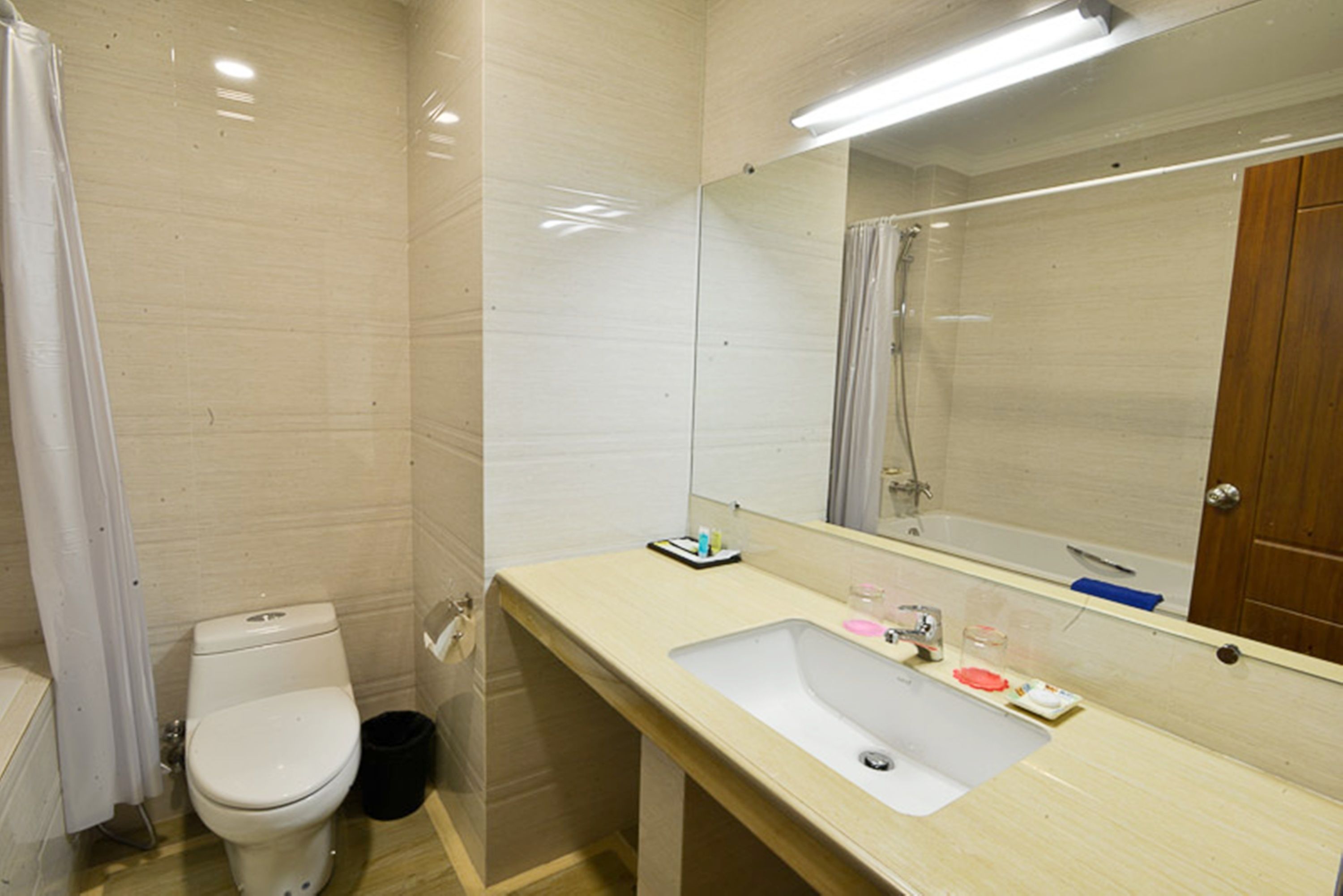 deep-soaking bathtub, free toiletries, dressing gowns, slippers