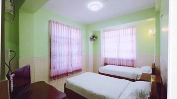 Superior Twin Room ( Upper Floor) | Desk, free WiFi