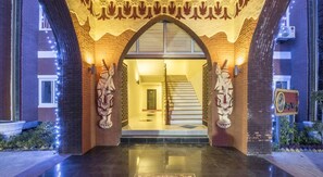 Property entrance - Sky View Hotel (Nyaung-U)