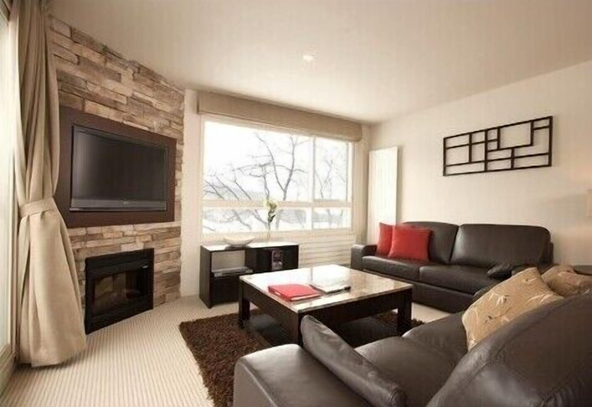 Living area | Flat-screen TV, DVD player