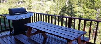Whispering Pines Guest Cabin
