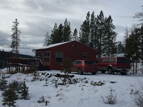 Whispering Pines Guest Cabin
