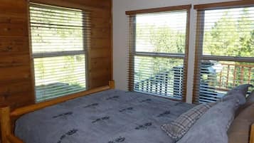Premium Cabin, 2 Bedrooms, Mountain View | 1 bedroom, free wired internet