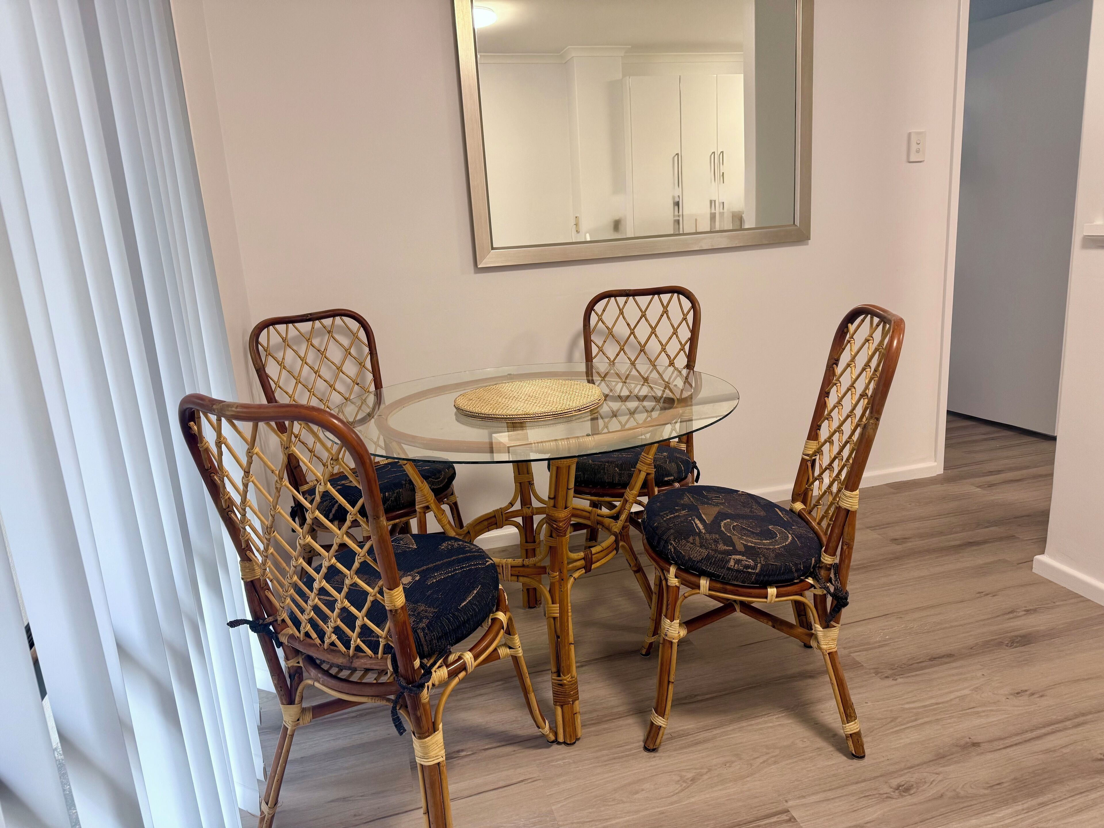 Căn hộ dành cho gia đình, 2 phòng ngủ (1 Queen, 1 Tri-bunk and 1 Sofa bed) | Phòng ăn