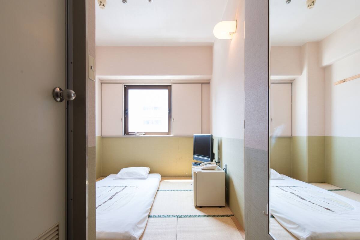 Japanese-style Single Room, Smoking | Laptop workspace, iron/ironing board (on request), bed sheets