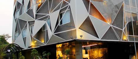 Halaman properti
