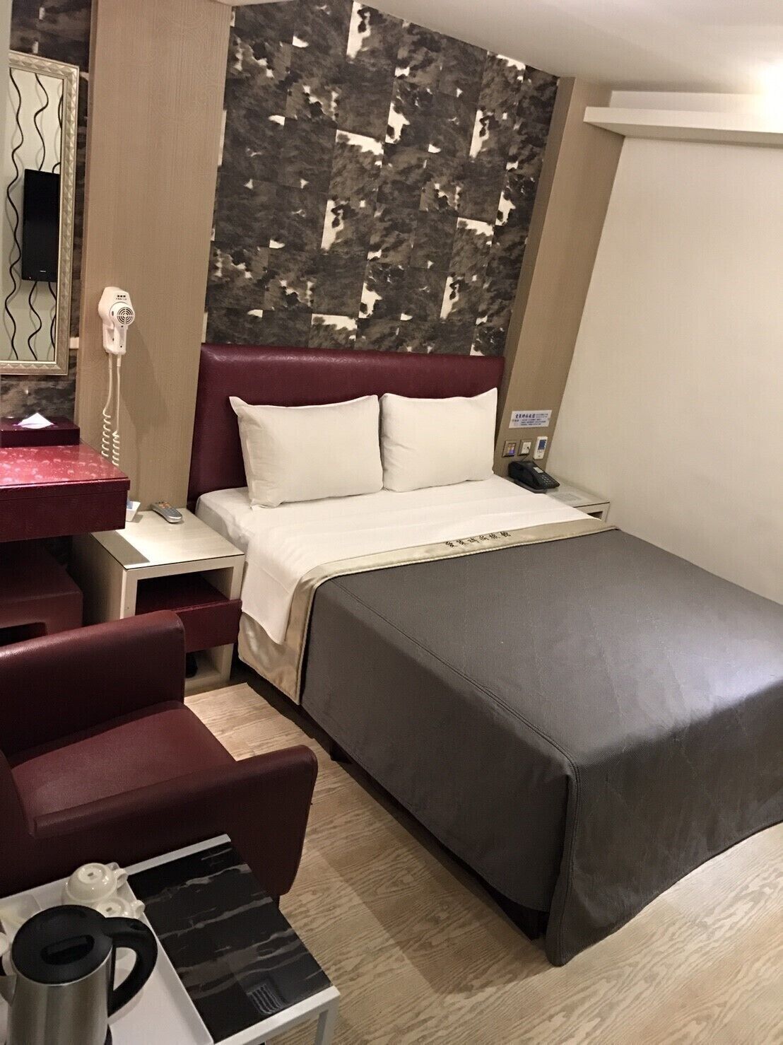 Tabla de planchar con plancha y wifi gratis 