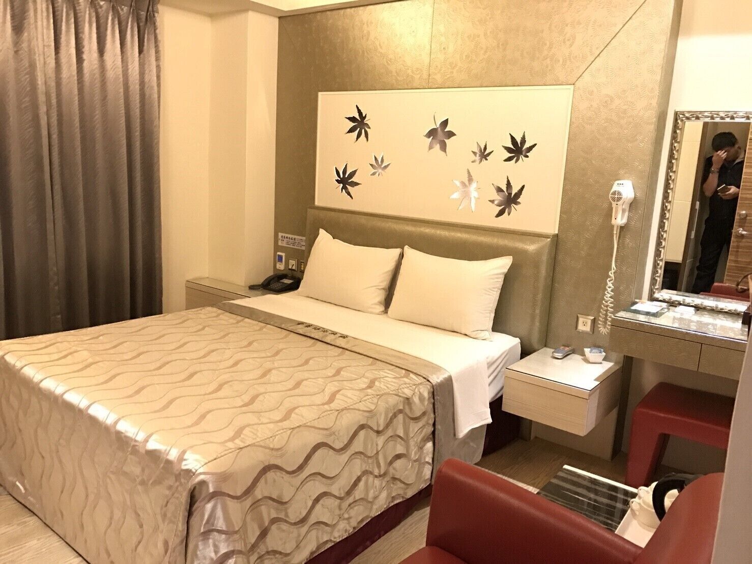 Tabla de planchar con plancha y wifi gratis 