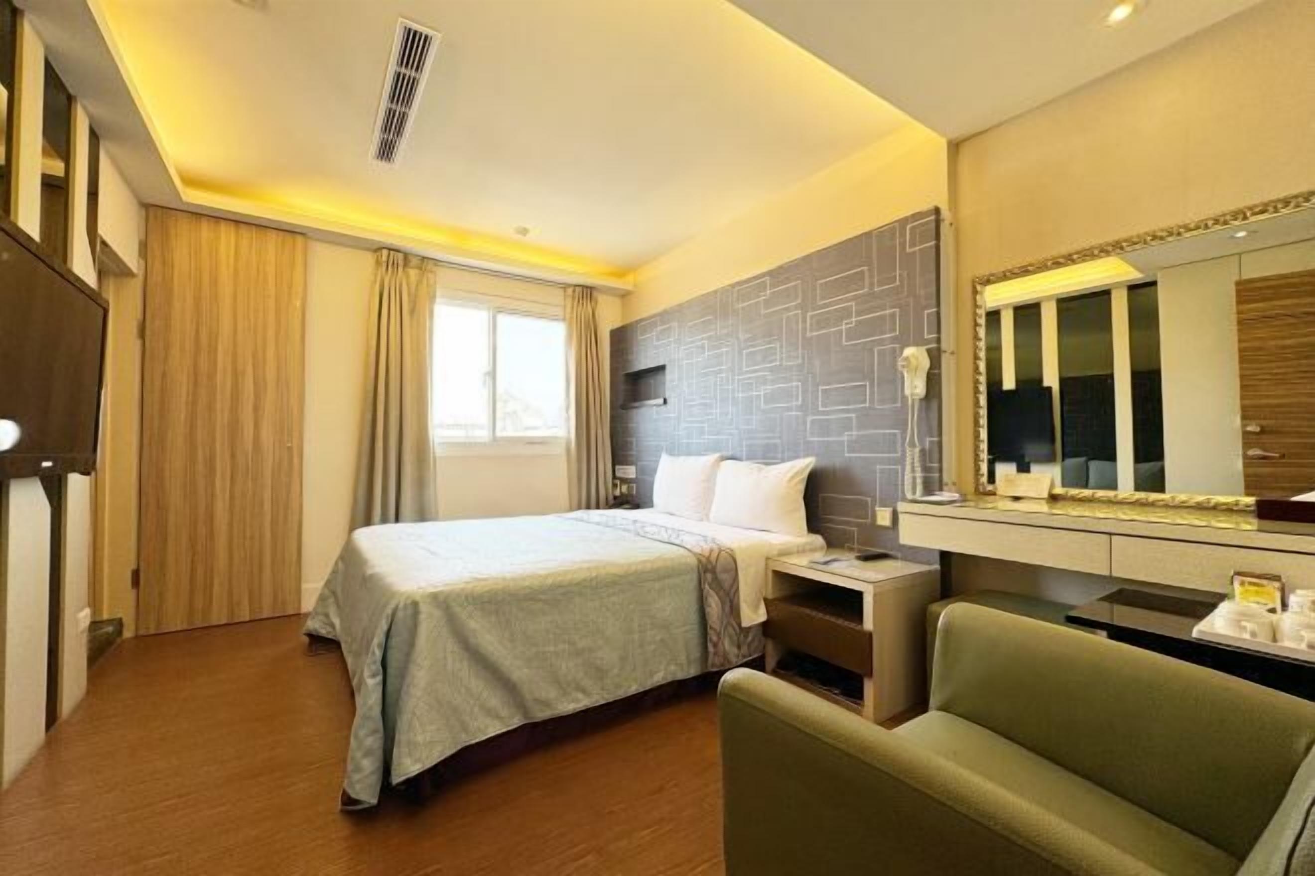 Bügeleisen/Bügelbrett, kostenloses WLAN