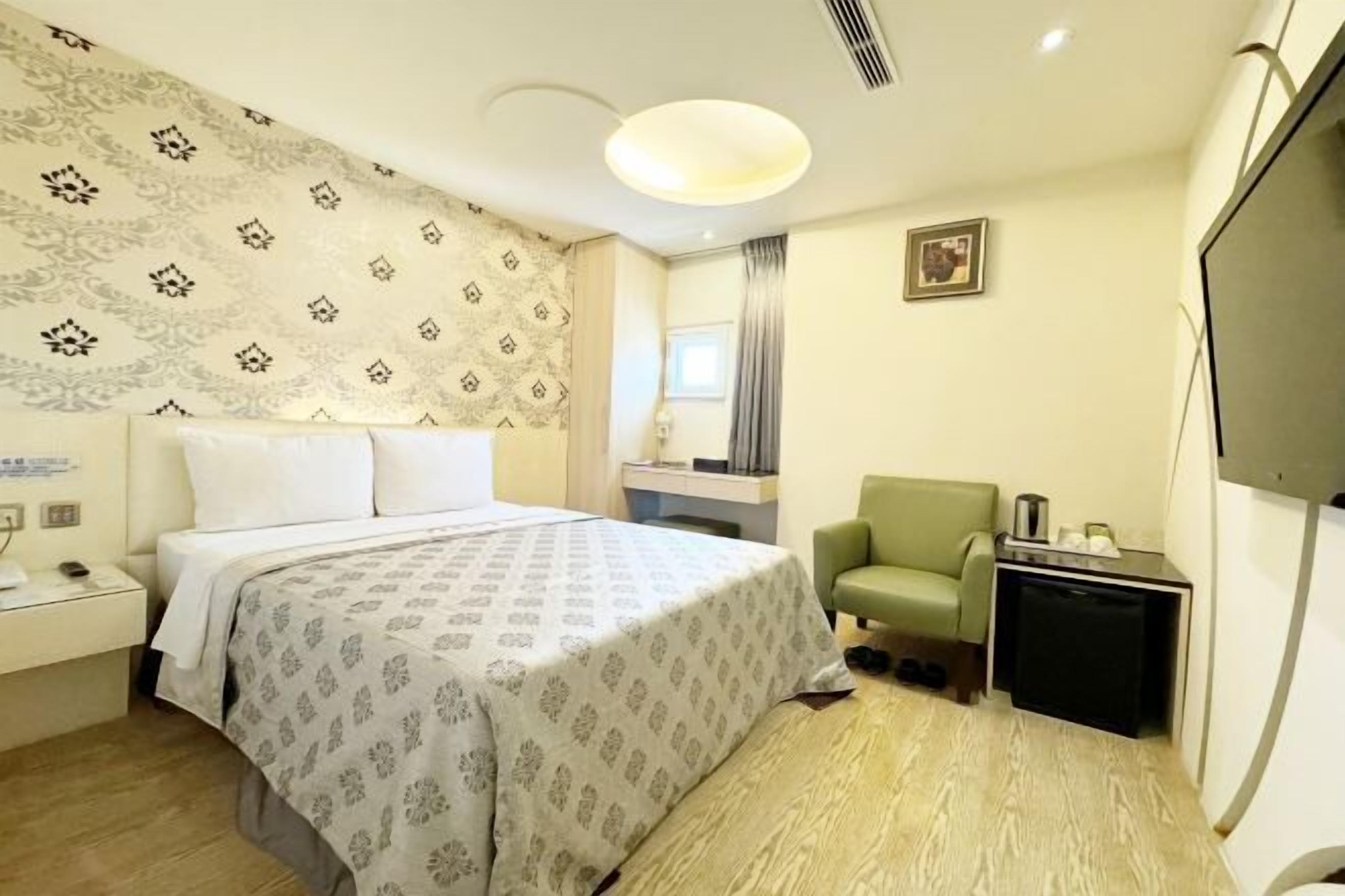 Bügeleisen/Bügelbrett, kostenloses WLAN