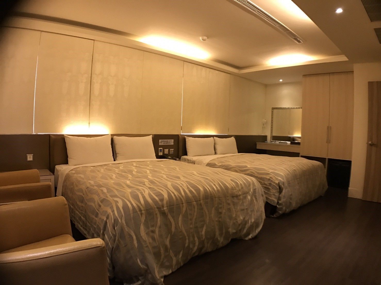 Tabla de planchar con plancha y wifi gratis 