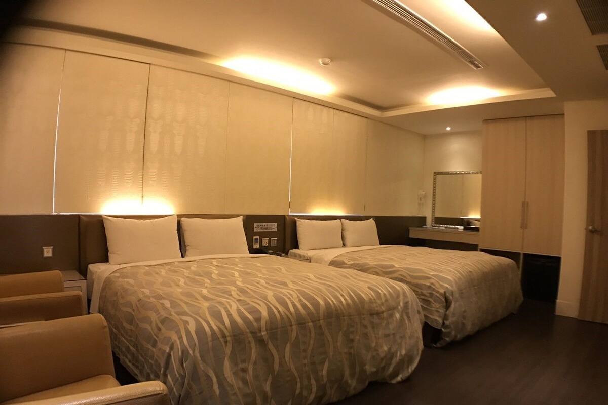 Tabla de planchar con plancha y wifi gratis