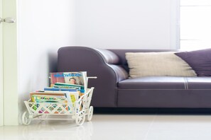 Lobby sitting area - Be My Guest (Ubon Ratchathani)