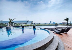 Kolam renang outdoor