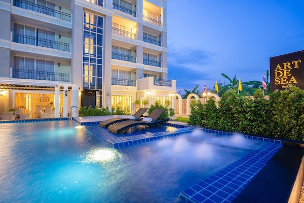 Outdoor pool, sun loungers