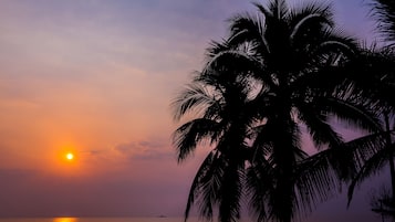 靠近海滩