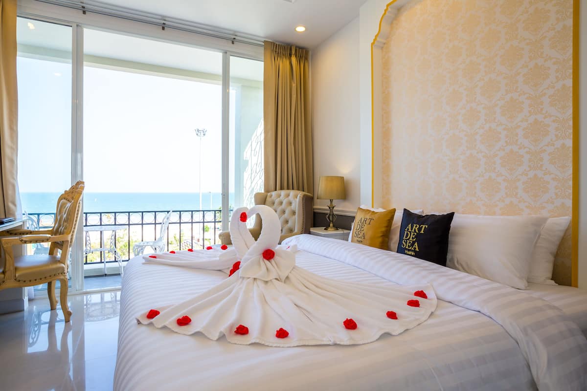 Deluxe Room, 1 King Bed