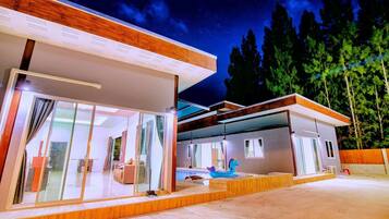 Six Bedrooms Suite Home | Front of property – evening/night