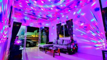 Six Bedrooms Suite Home | Living area | Flat-screen TV