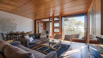 Luxury Villa, 2 Bedrooms | Living room | Flat-screen TV, DVD player