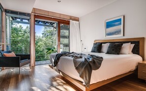 Departamento, 3 habitaciones | Decoración personalizada, muebles diferentes y escritorio 