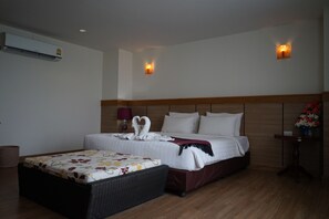 Executive-Zimmer, 1 King-Bett | Schreibtisch, Zustellbetten, kostenloses WLAN, Rollstuhlgeeignet